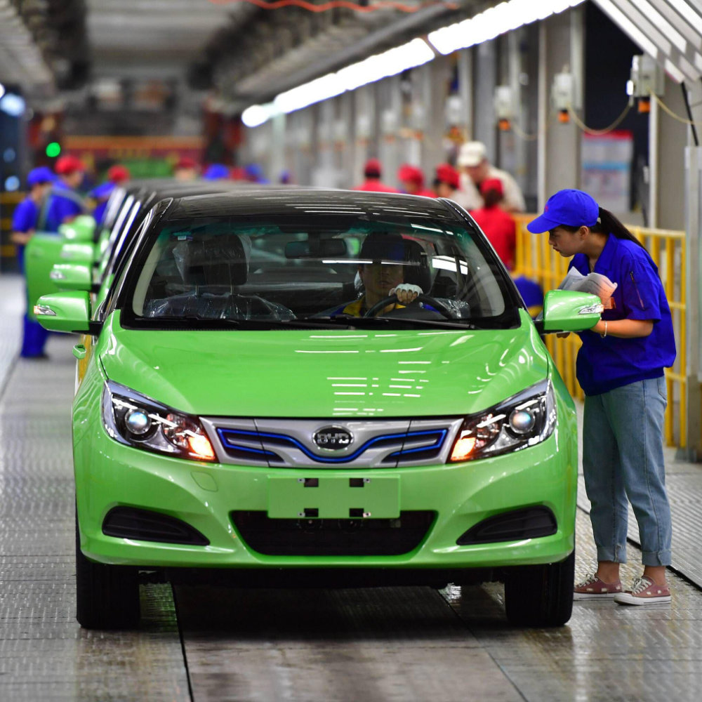 2RPBNJM (190613) -- XI AN, June 13, 2019 (Xinhua) -- New energy vehicles are seen at Xi an plant of BYD Auto in Xi an, northwest China s Shaanxi Province, June 12, 2019. Sales of new energy vehicles (NEVs) kept growing last month, edging up 1.8 percent year on year, according to the China Passenger Car Association. The government earlier this month announced measures to boost car sales, such as prohibiting local governments from imposing any limit on the consumption and use of NEVs. (Xinhua/Shao Rui) CHINA-NEW ENERGY VEHICLES-SALES (CN) PUBLICATIONxNOTxINxCHN