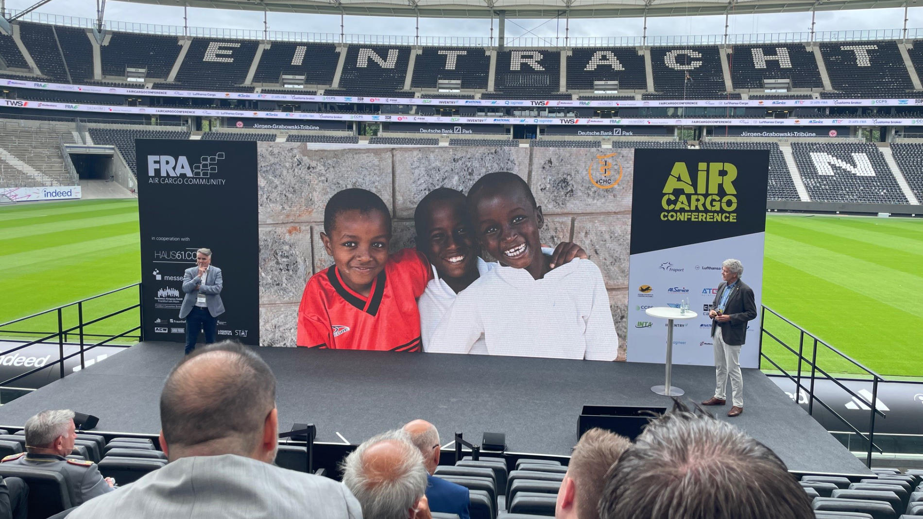 Fokko Doyen und Norbert Pahlsmeyer auf der Bühne der Air Cargo Conference