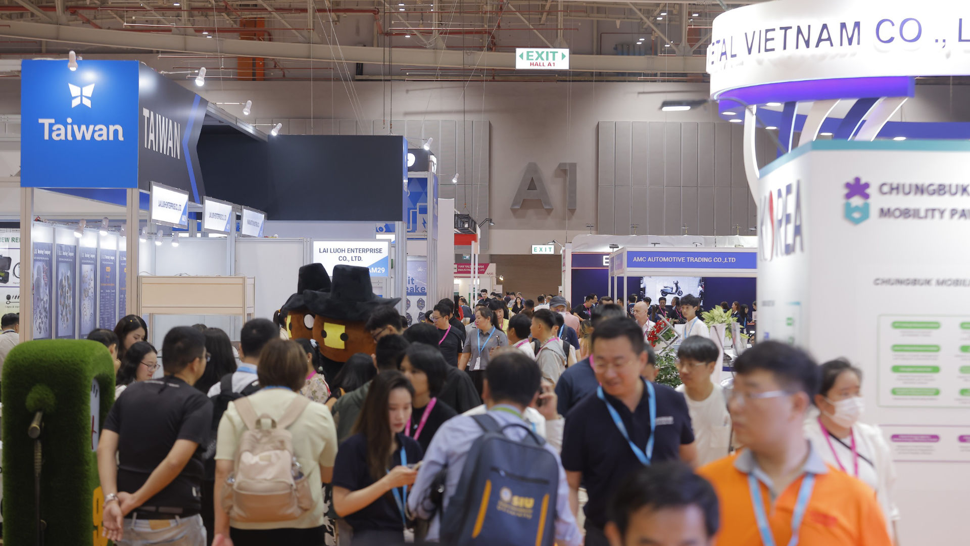 Blick in eine Halle der Automechanika Ho Chi Minh City 2025