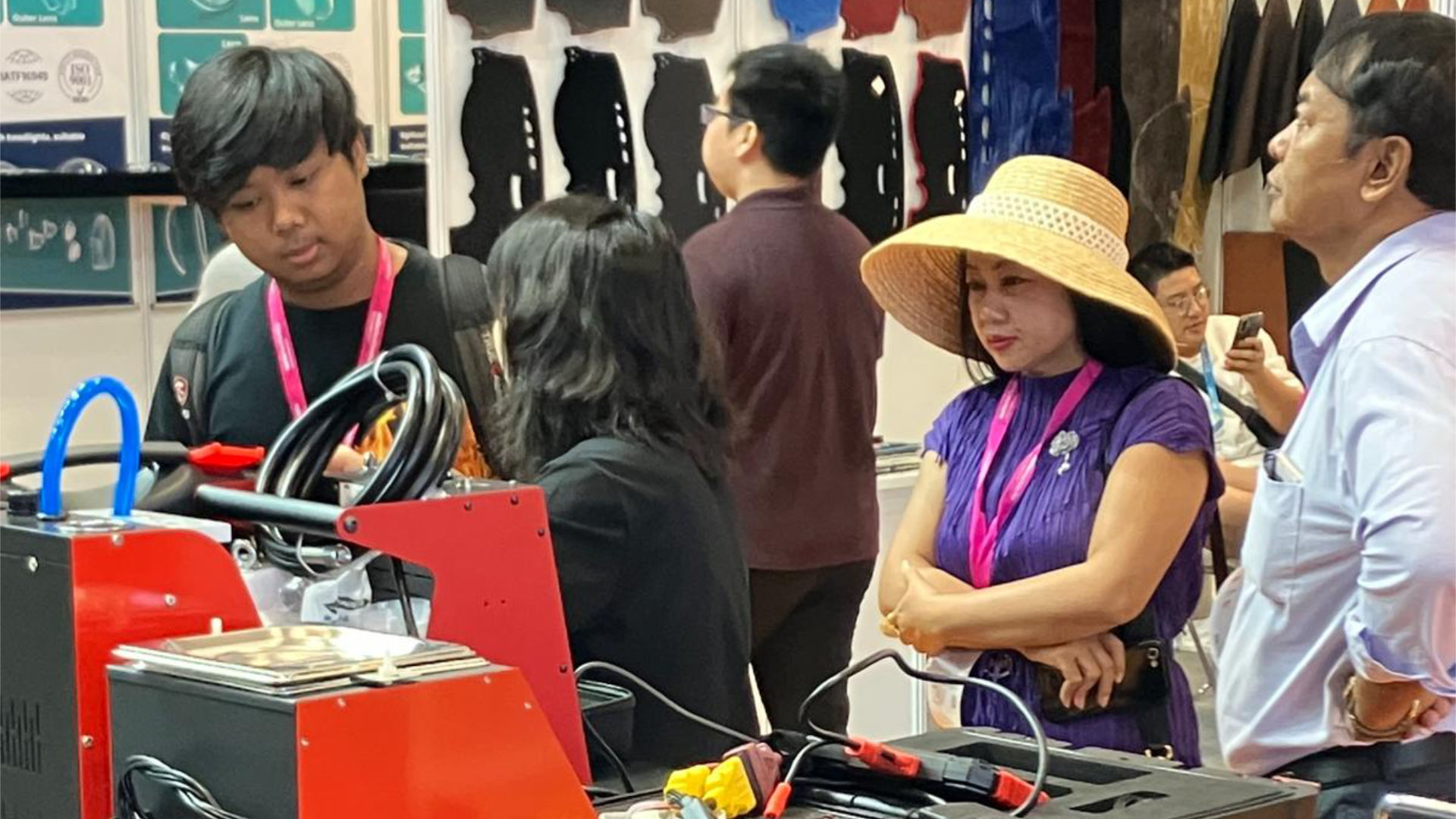Besucher der Automechanika Ho Chi Minh City 2025