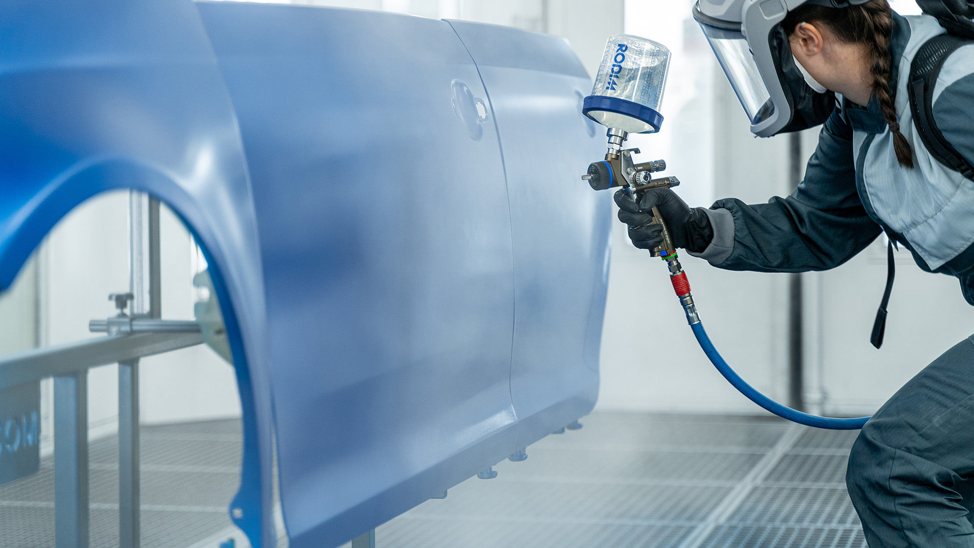 Industrial painting of an automobile body