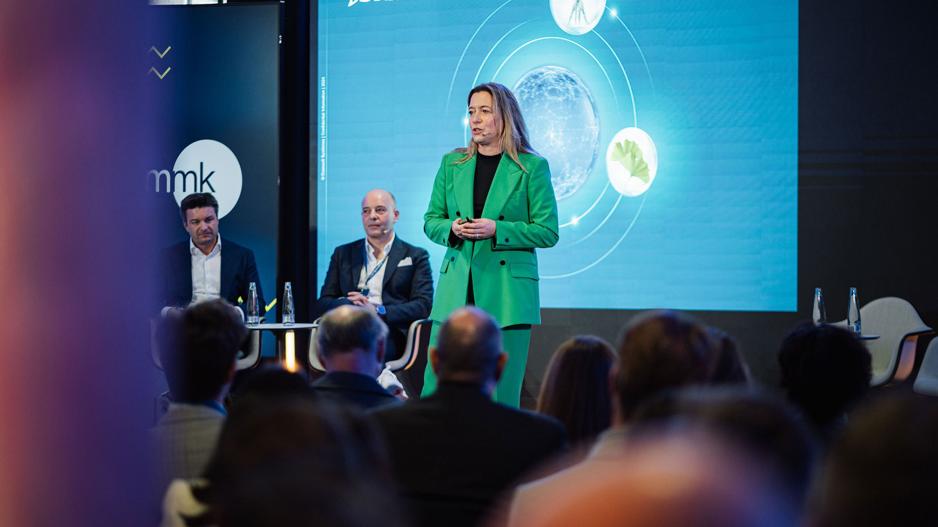 Sabine Scheunert speaking to an audience at a specialist conference